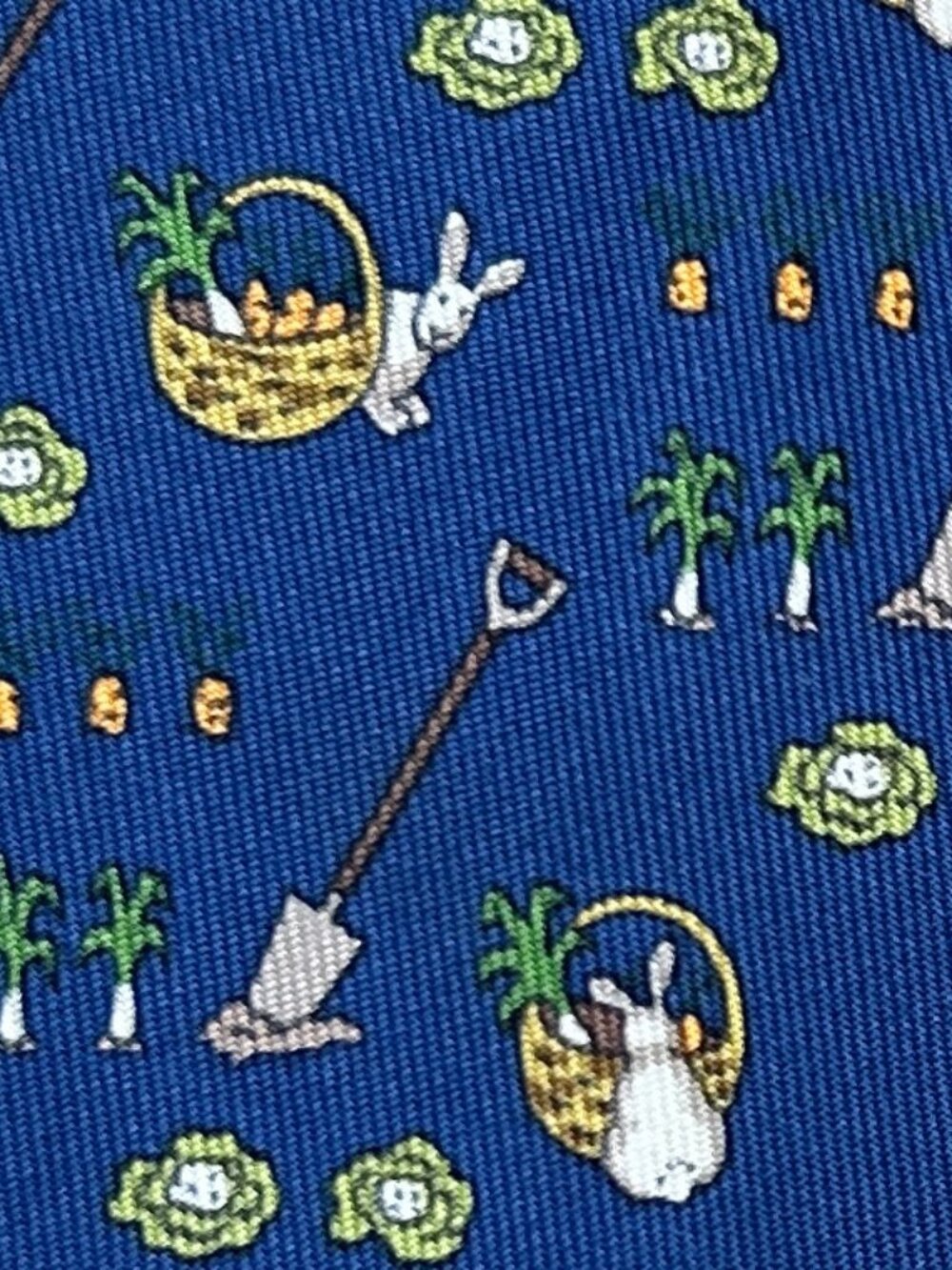 100% REAL HERMES TIE ~ NAVY BLUE w FUN WHIMSICAL PETER RABBIT PLAYING IN GARDEN